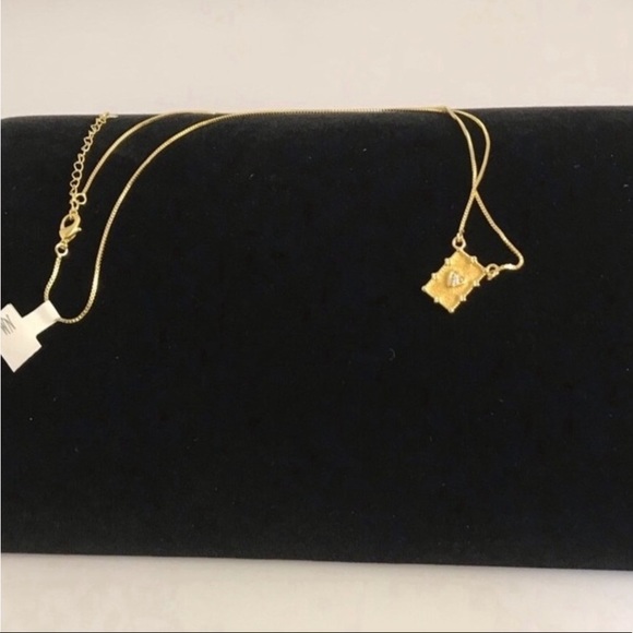 18k Gold Heart Plaque Necklace - Picture 5 of 8